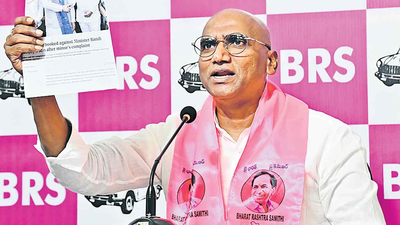 RS Praveen Kumar | రేవంత్‌ ఒత్తిడితో సెక్షన్ల మార్పు..! ఆర్‌ఎస్‌ ప్రవీణ్‌ డిమాండ్‌