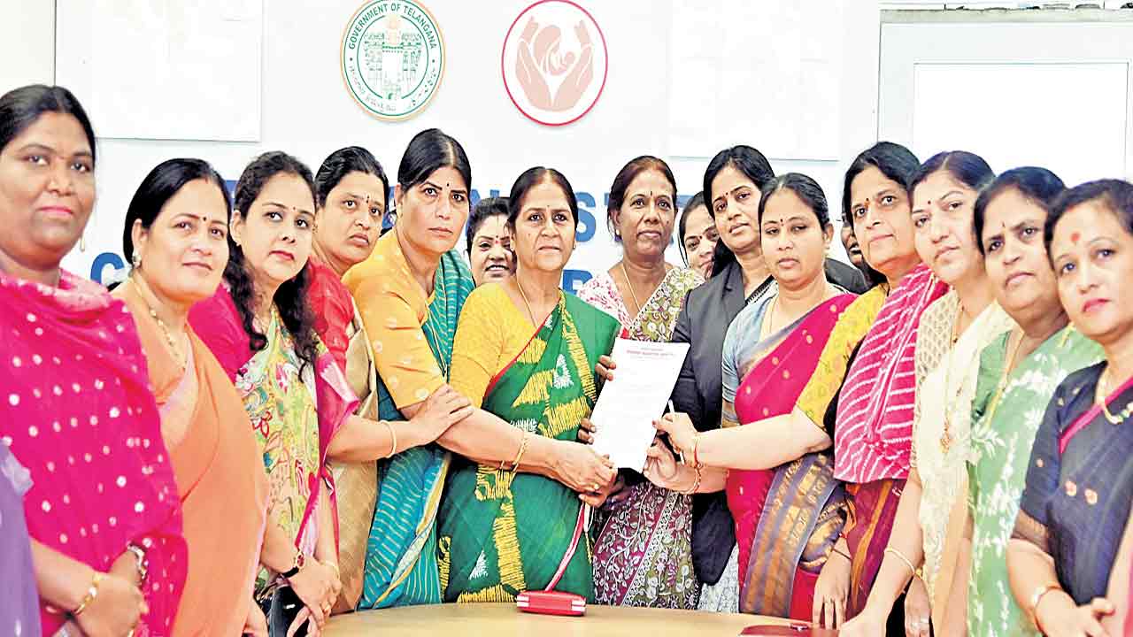 బండి భగీరథ్‌ను కఠినంగా శిక్షించాలి