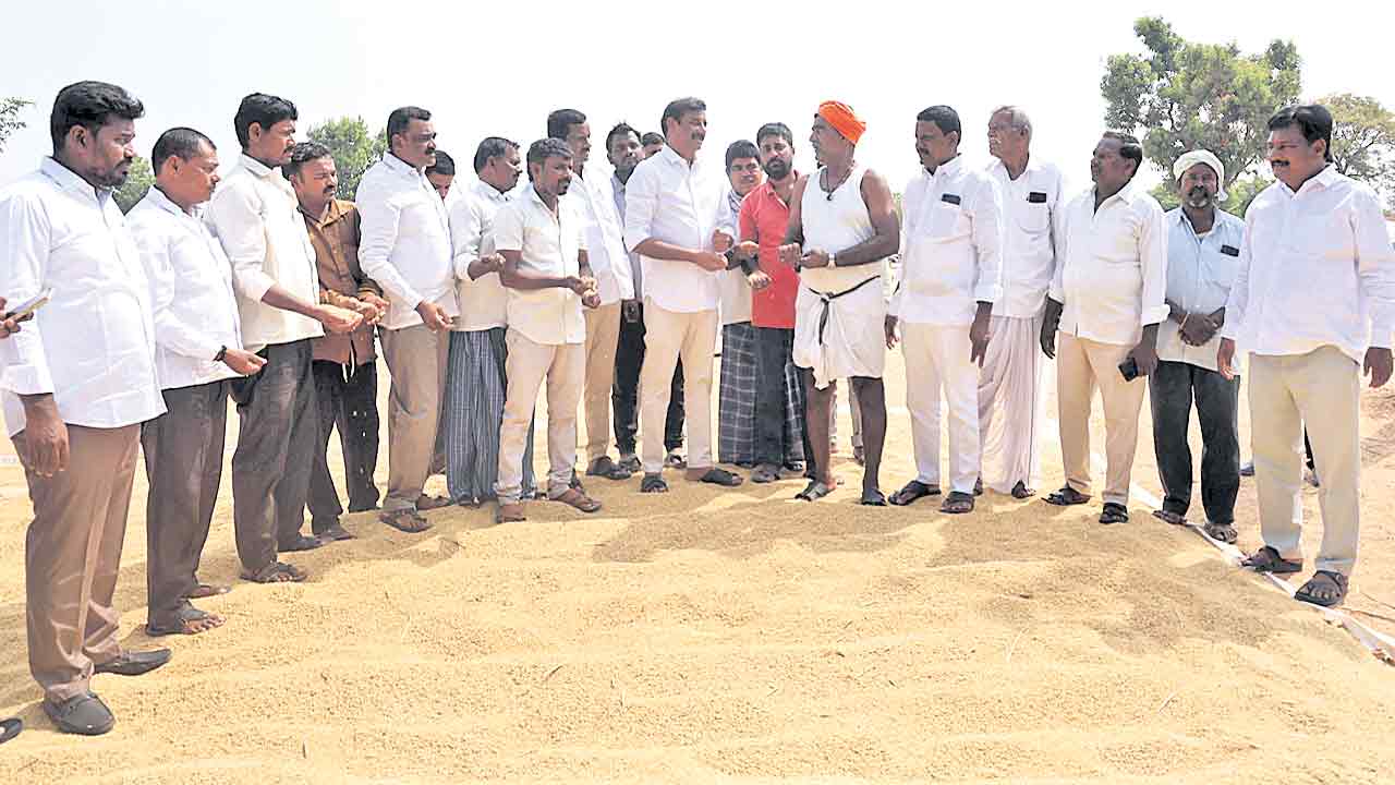రైతుల గోస పట్టని సర్కార్‌