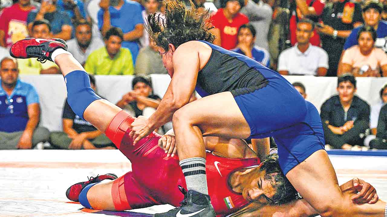వినేశ్‌ ఆసియా గేమ్స్‌ ఆశలు ఆవిరి
