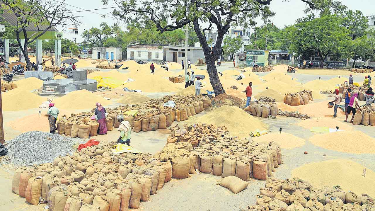 రైతున్నను ఏడిపిస్తున్న సర్కార్‌