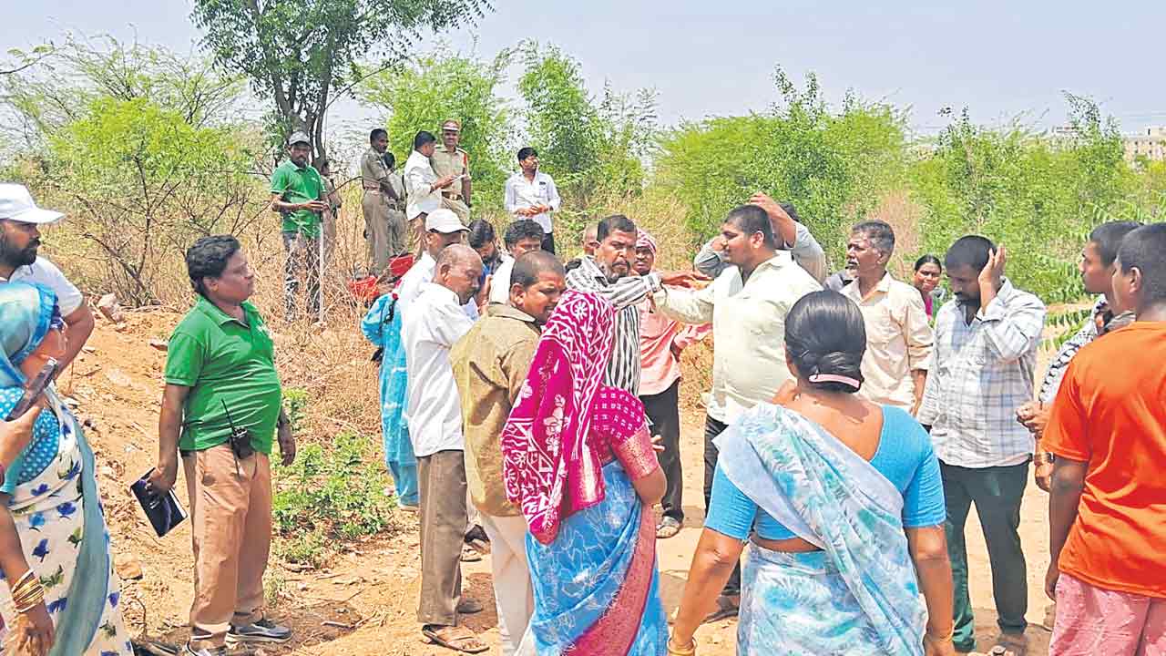 జీవనాధారాన్నీ లాక్కోవద్దు