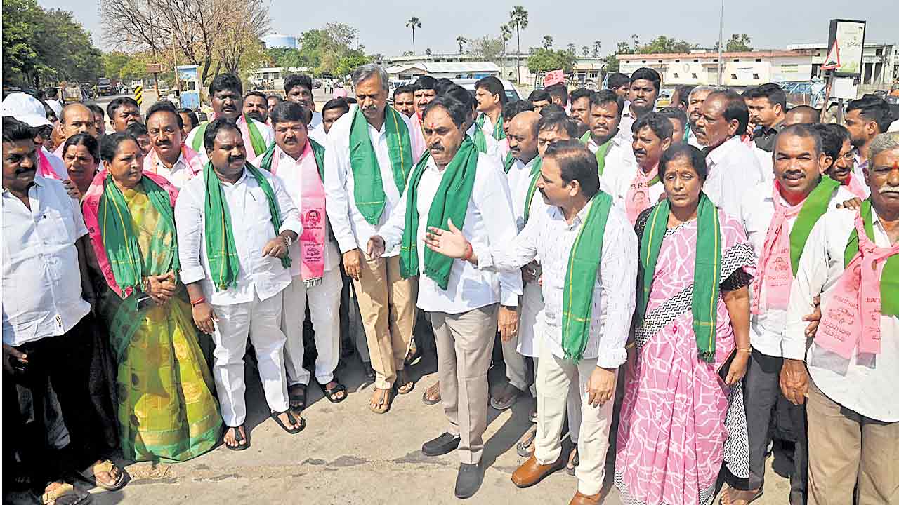 కొనేదాకా కొట్లాడుడే..! రైతన్న గోస.. దక్కని భరోసా
