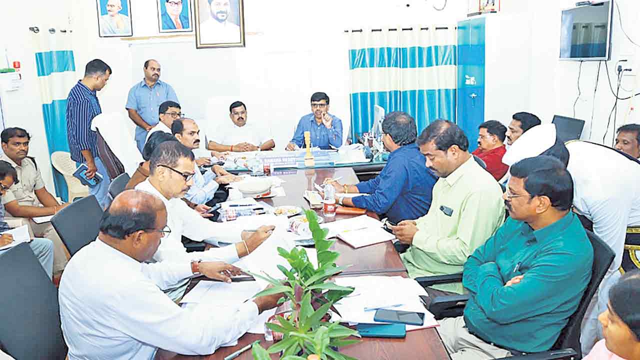 15 రోజుల్లో కొనుగోళ్లు పూర్తి చేయాలి