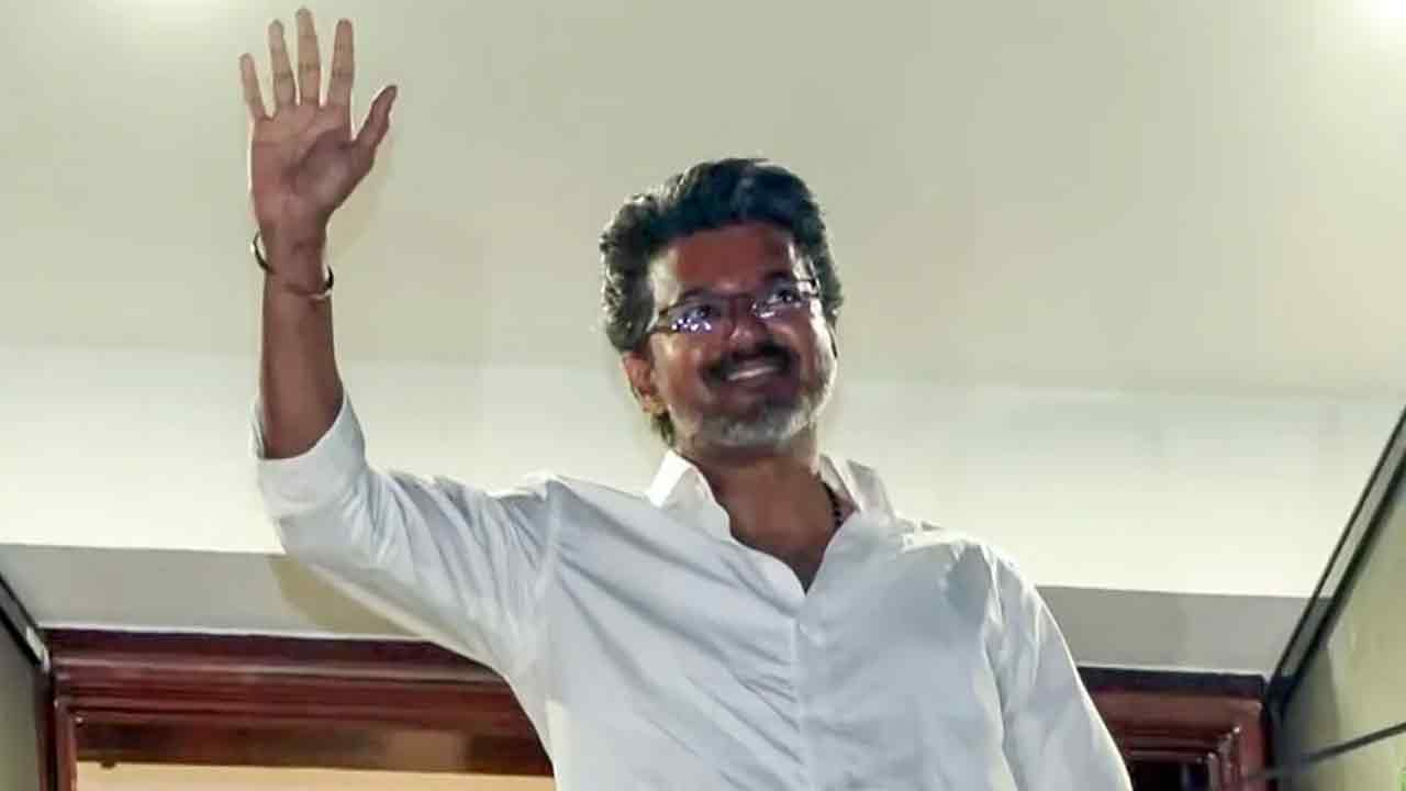 ద్రవిడేతర ప్రత్యామ్నాయంగా విజయ్‌ పార్టీ