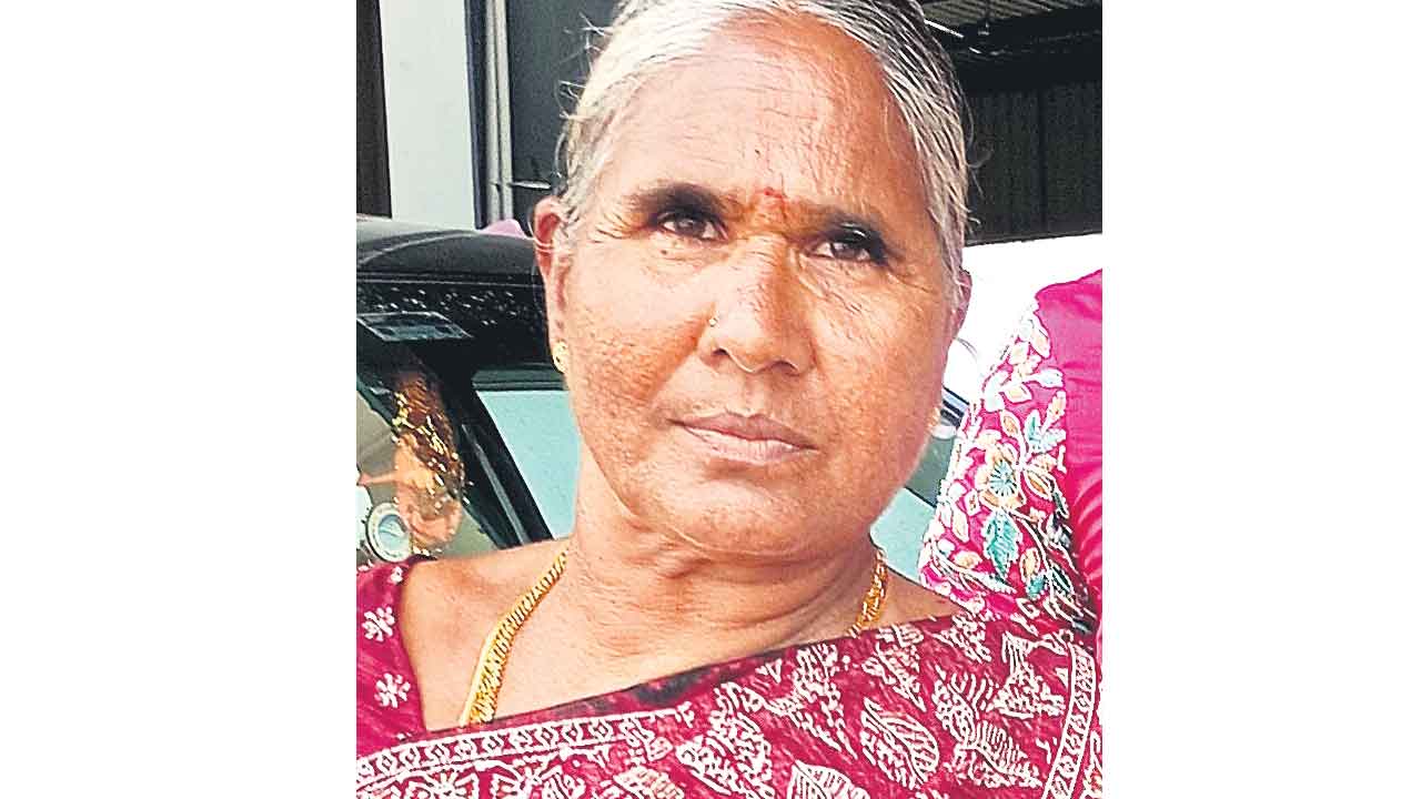 సెంటర్‌ చుట్టూ తిరిగి ప్రాణమే పోయింది