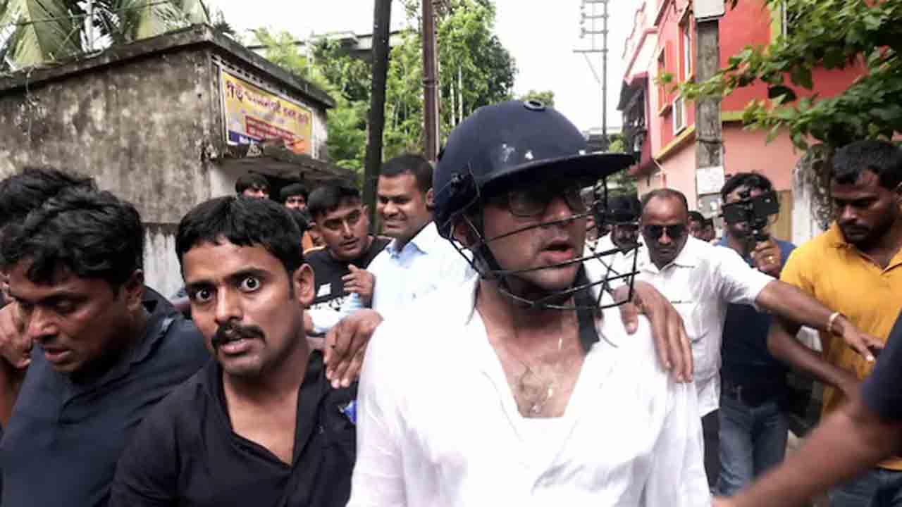 Abhishek Banerjee | అభిషేక్ బెనర్జీపై గుడ్లు, రాళ్లతో దాడి.. ‘చోర్ చోర్’ నినాదాలు