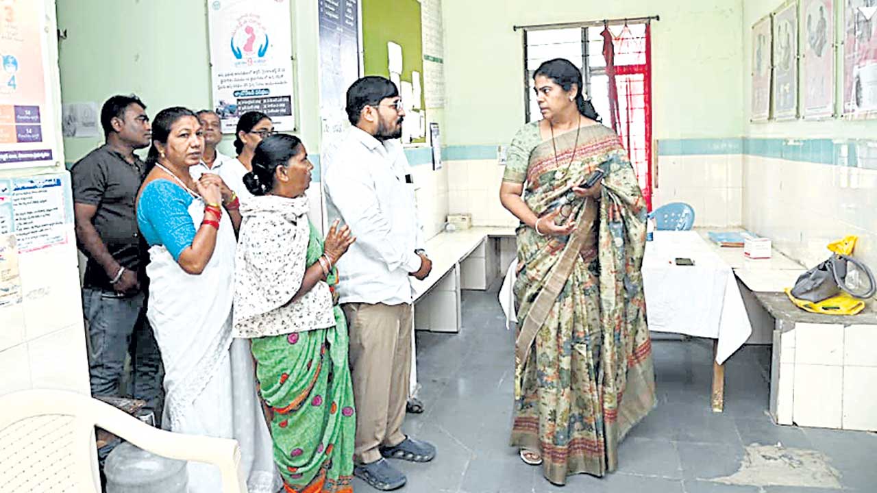 సమయపాలన పాటించకుంటే ఊరుకోం