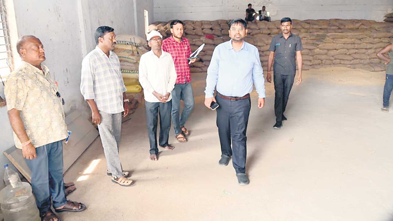 ధాన్యం వెంటనే తరలించాలి