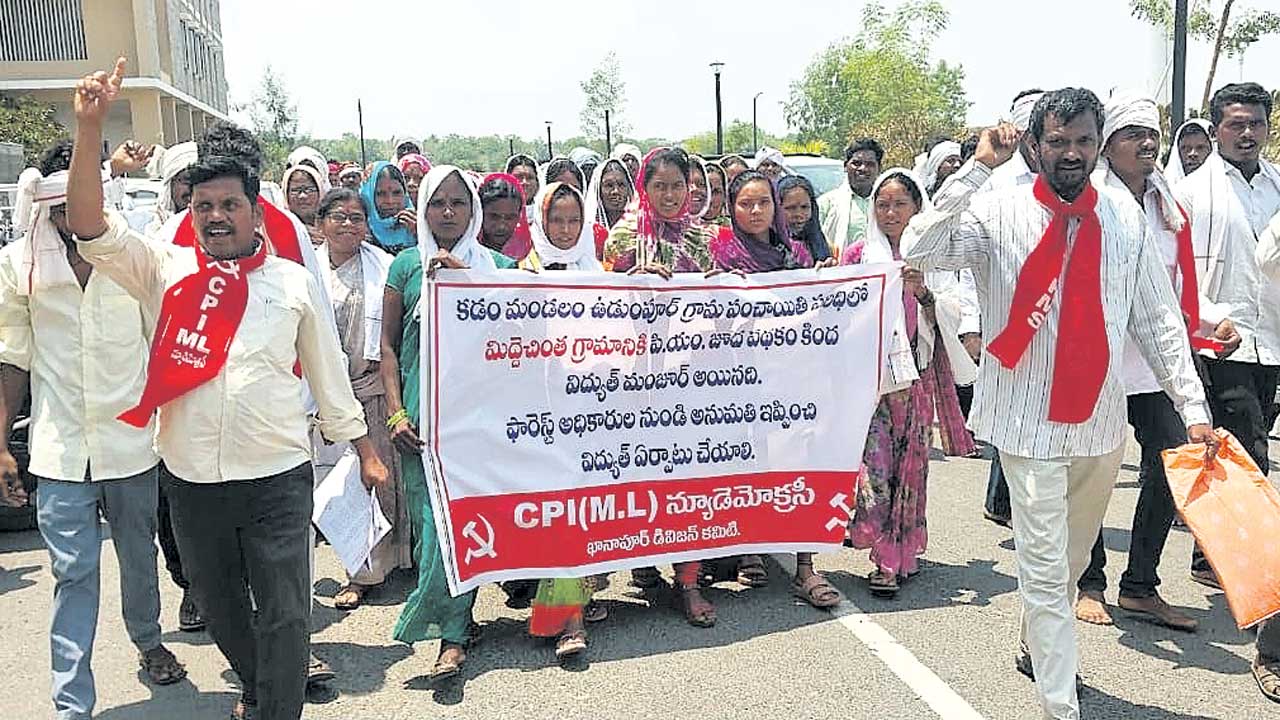 రోడ్డు సౌకర్యం కల్పించాలని వినతి