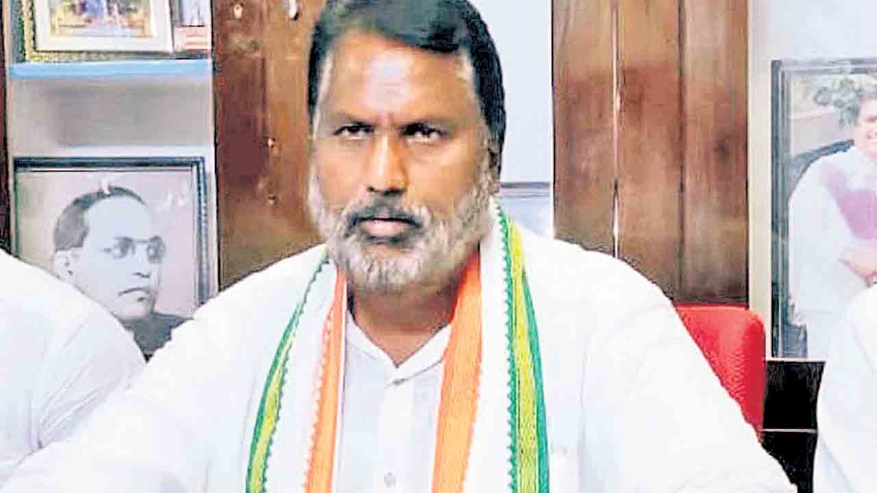గిరిజనుల ఆర్థికాభివృద్ధే లక్ష్యం: అడ్లూరి