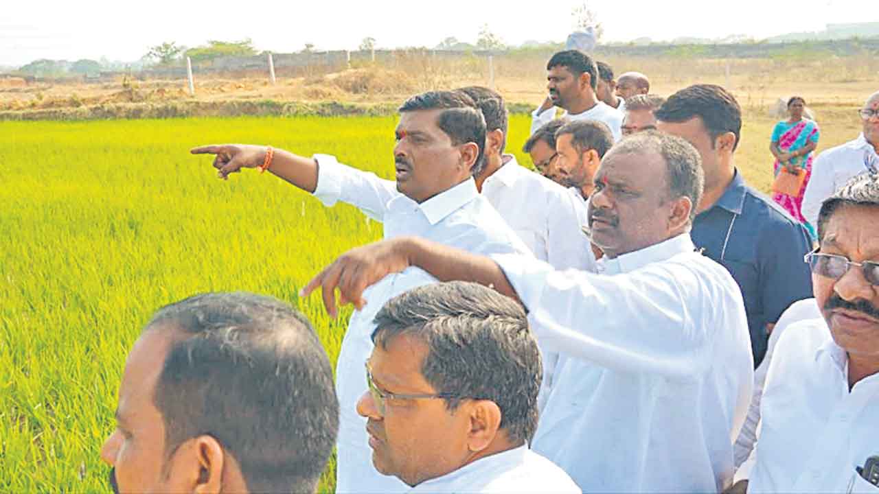 పేదల భూములపై సర్కారు కన్ను
