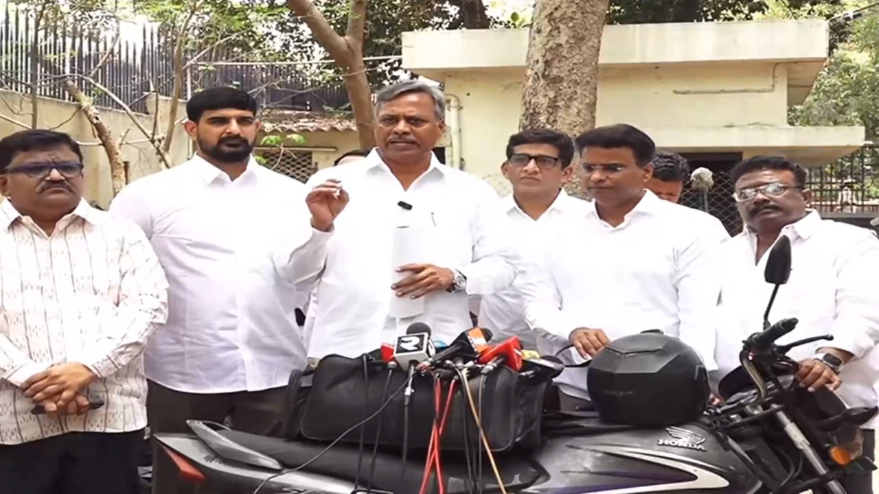 BRS MLAs | బండి సంజయ్ మీద కేసు పెట్టాలని డీజీపీకి బీఆర్‌ఎస్‌ ఎమ్మెల్యేల ఫిర్యాదు
