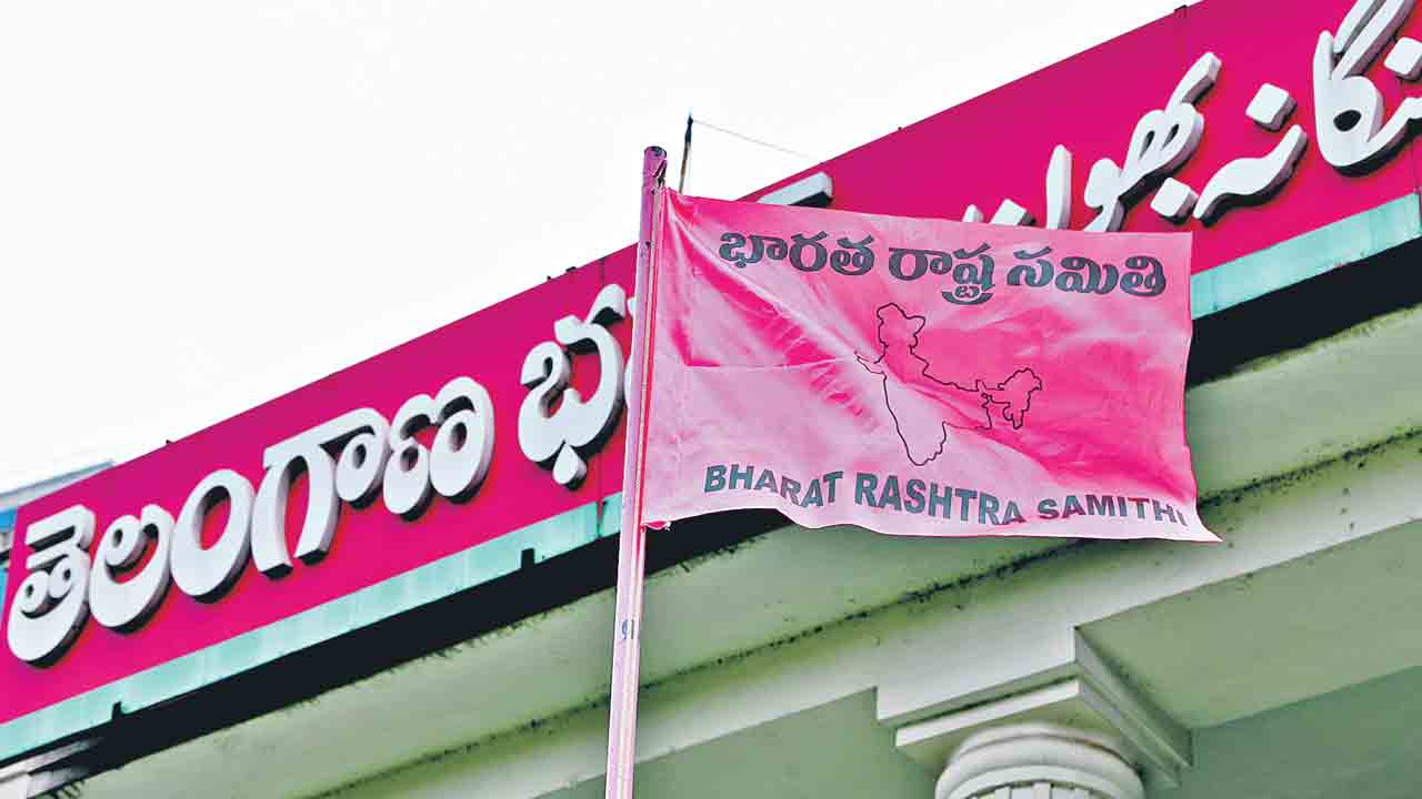 డిజిటల్‌ బాటలో గులాబీ దళం