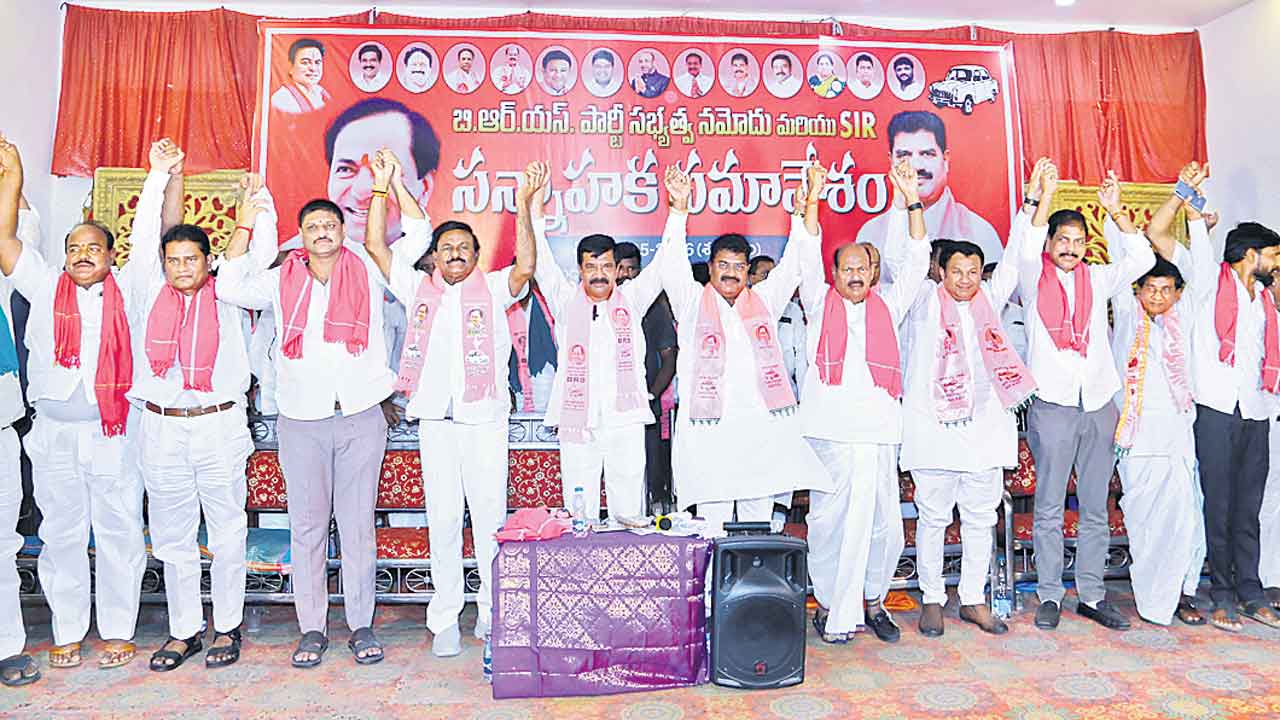 రైతులకు కష్టాలు.. ప్రభుత్వ నిర్లక్ష్యంతోనే