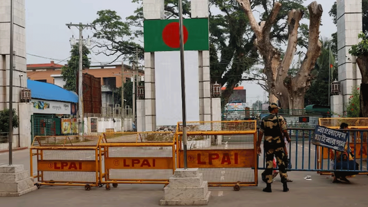 Bangladesh | ముళ్ల తీగలు మమ్మల్ని భయపెట్టలేవ్‌.. బెంగాల్‌ సరిహద్దుల్లో ఫెన్సింగ్‌పై బంగ్లాదేశ్‌..!