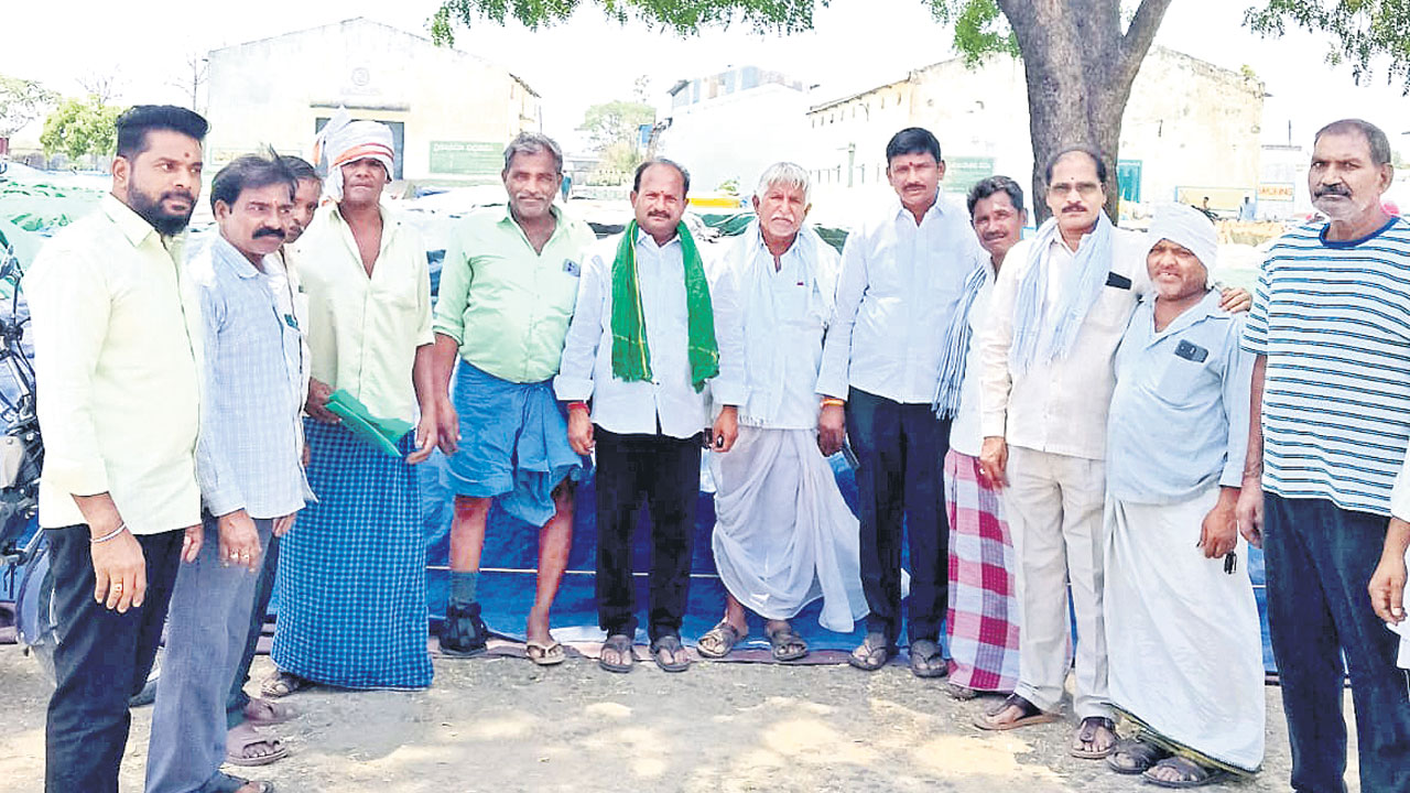 కాంగ్రెస్‌ పాలనలోఅన్నదాతలకు కన్నీళ్లు