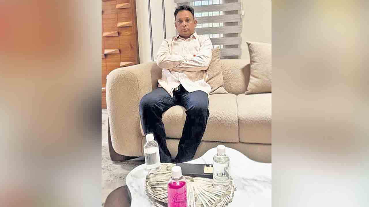 కాంట్రాక్టర్‌ నుంచి 50 వేలు లంచం.. ఏసీబీకి చిక్కిన పాలకుర్తి ఇరిగేషన్‌ డీఈ