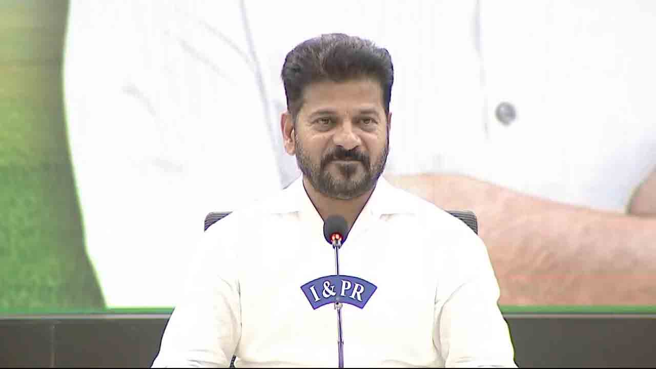 CM Revanth Reddy |  పోలీసులే అరెస్ట్‌ చేశారు.. బండి సంజయ్‌ అప్పగించలేదు : సాయి భగీరథ్‌ అరెస్ట్‌పై సీఎం రేవంత్ రెడ్డి
