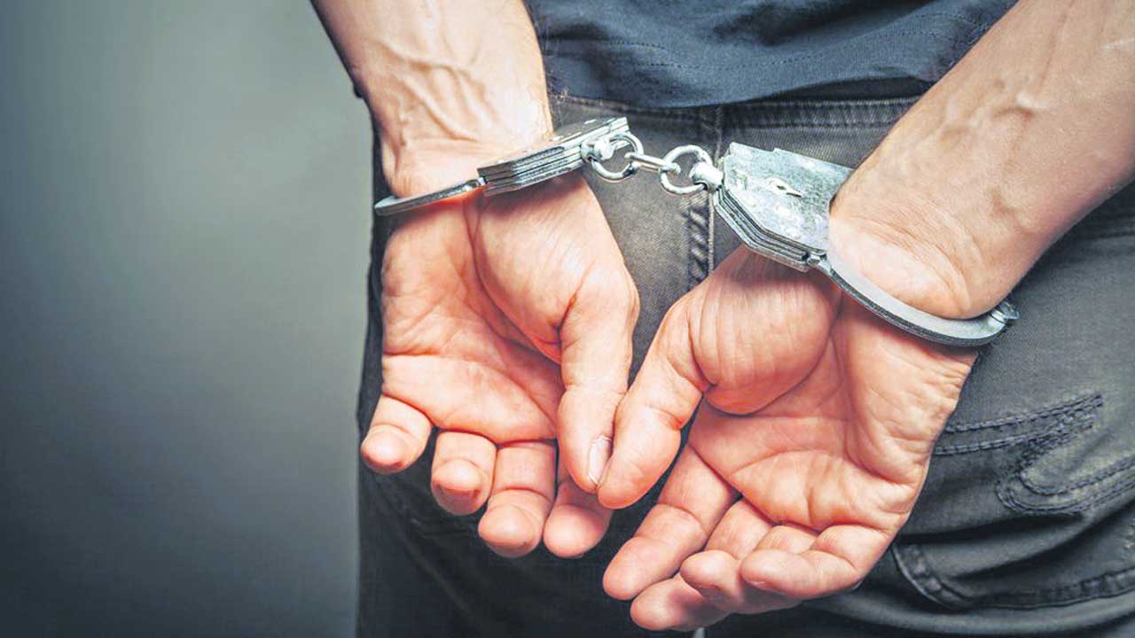 జలమండలి జీఎం అరెస్టు