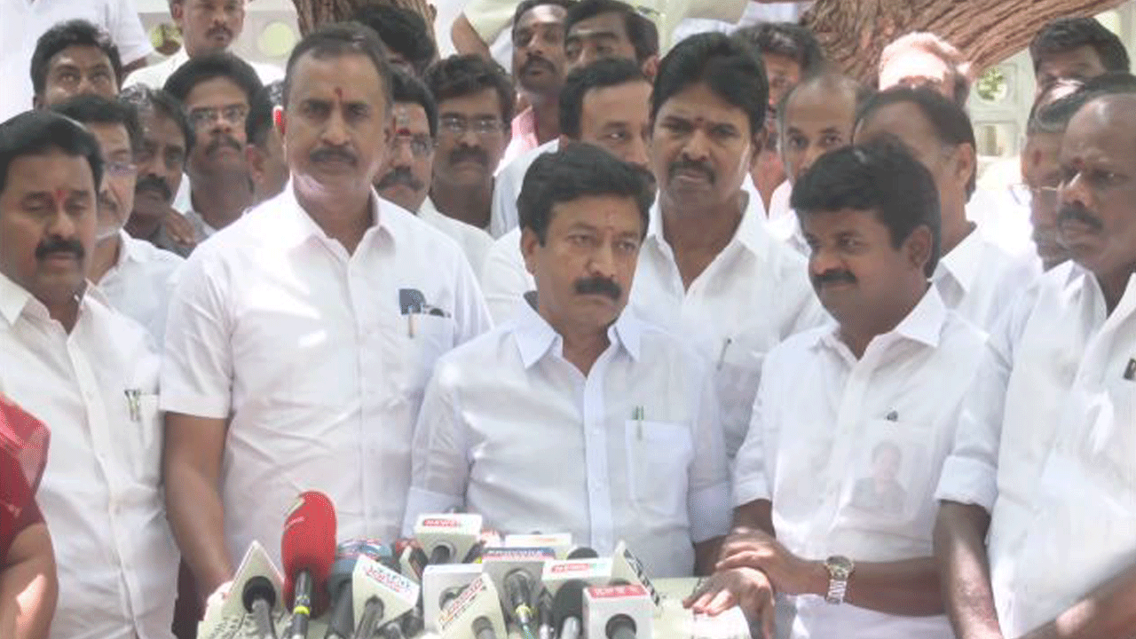 CV Shanmugam | పళనిస్వామి చెప్పేదంతా అబద్ధం.. మేం ఏ తీర్మానంపై సంతకాలు చేయలేదు : సీవీ షణ్ముగం
