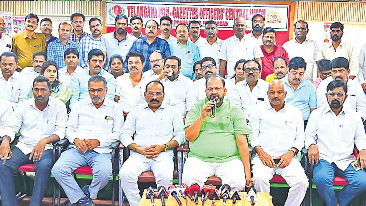 ఉద్యోగుల సమస్యల పరిష్కారమే లక్ష్యం