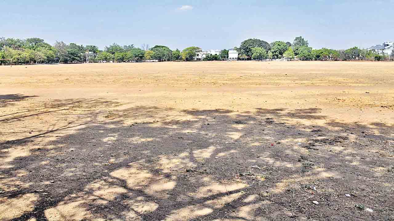 బీఆర్‌ఎస్‌కు భయపడి పోటీ మేళా!