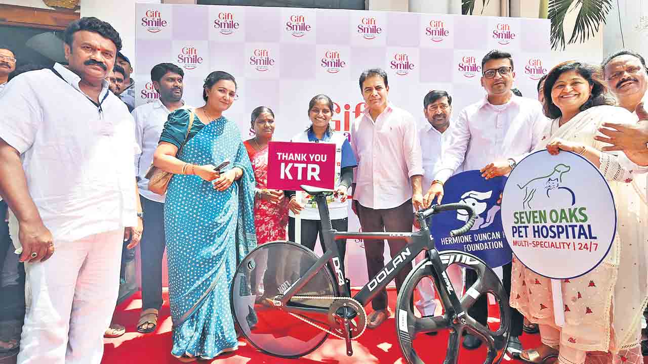 పేదింటి బిడ్డకు కేటీఆర్‌ అండ