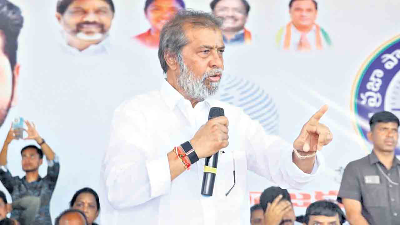 నాణ్యమైన విద్య, వైద్యం అందించడమే లక్ష్యం