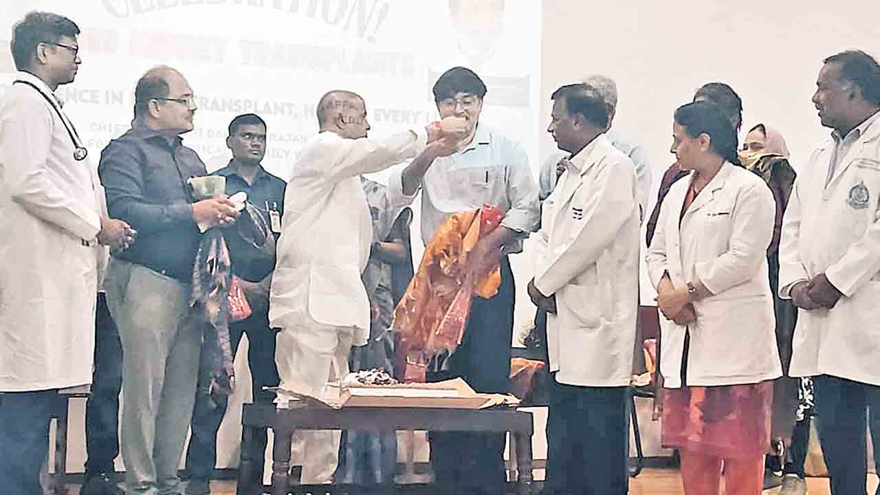 నిమ్స్‌ వైద్యుల పనితీరు.. రెండు వేల కిడ్నీ మార్పిడి శస్త్ర చికిత్సలు అభినందనీయం