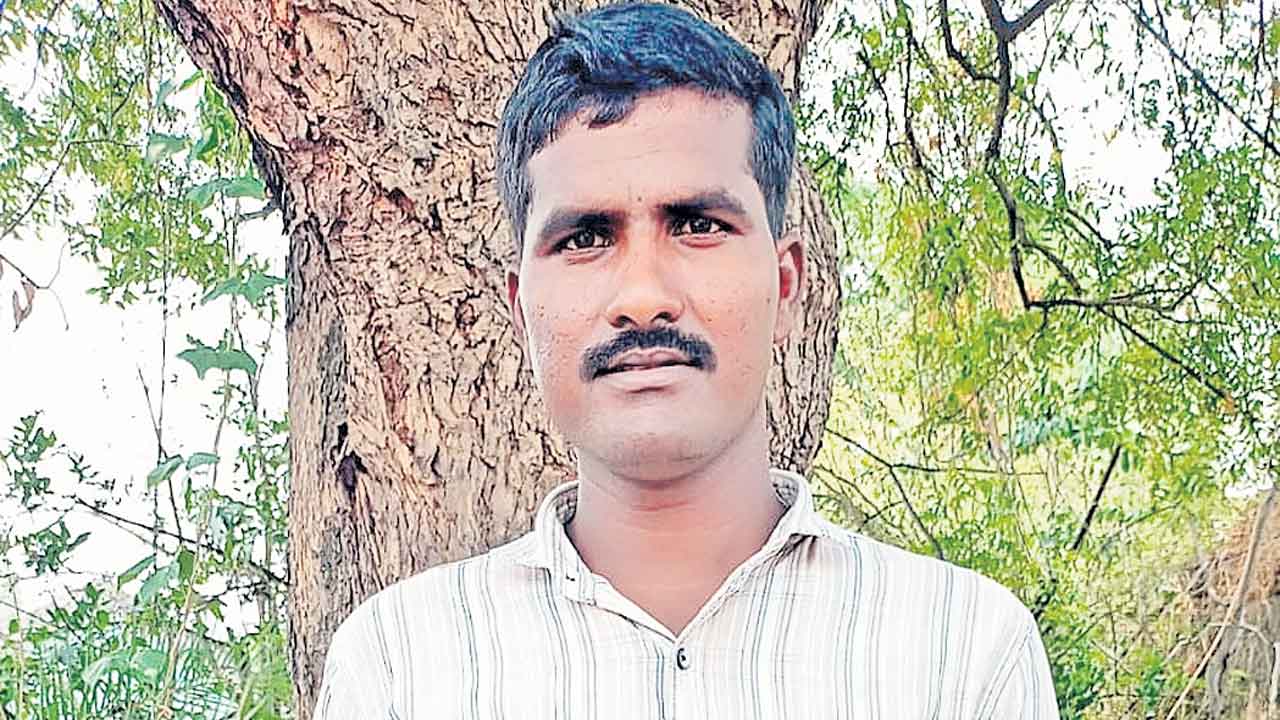 రైతులను ఇబ్బంది పెడ్తున్న సర్కార్‌