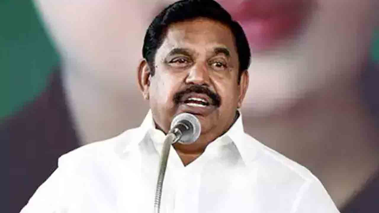 రెబల్‌ ఎమ్మెల్యేలపై బహిష్కరణ వేటు!