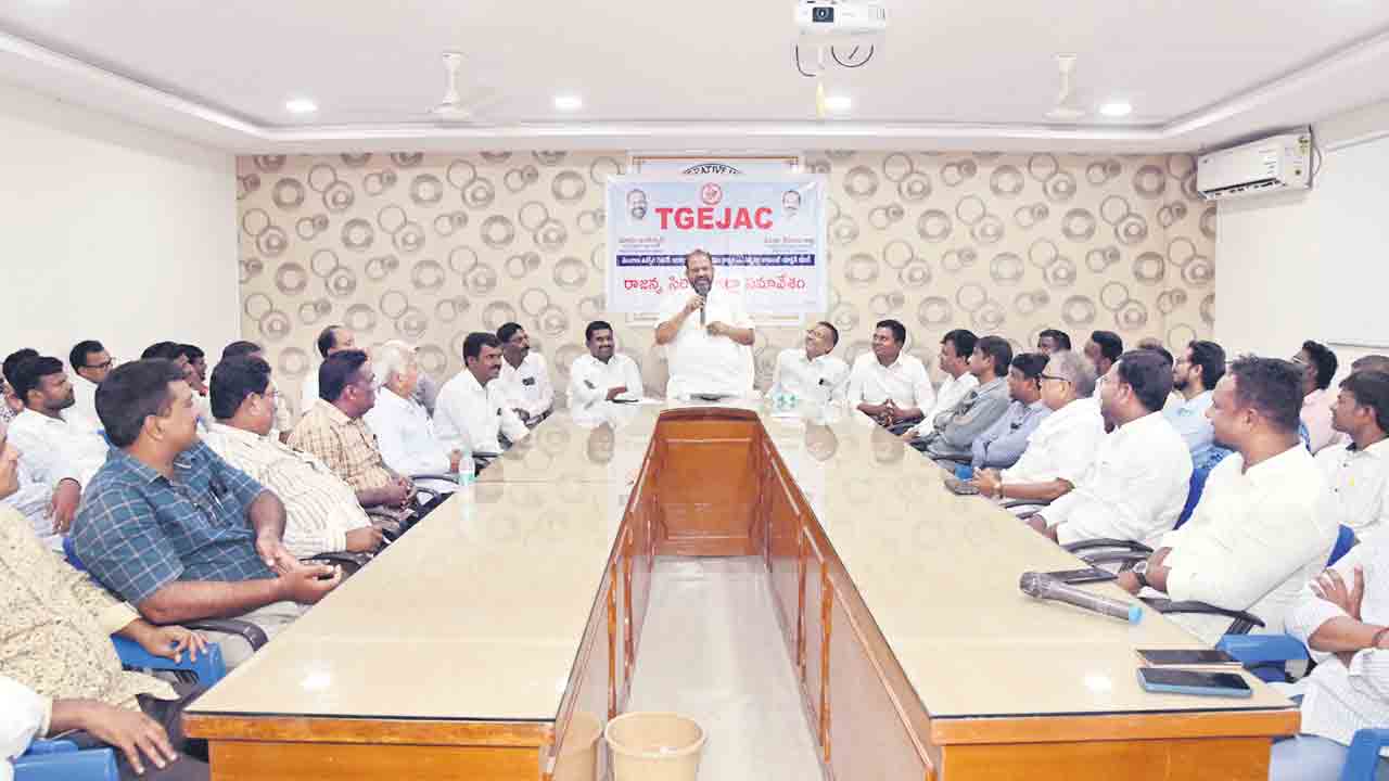 ఉద్యోగుల సమస్యలపై సర్కారు నిర్లక్ష్యం