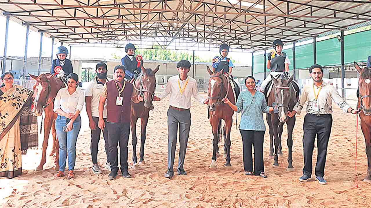 ఈక్వెస్ట్రియన్‌ విజేతలు అనన్య, దియా