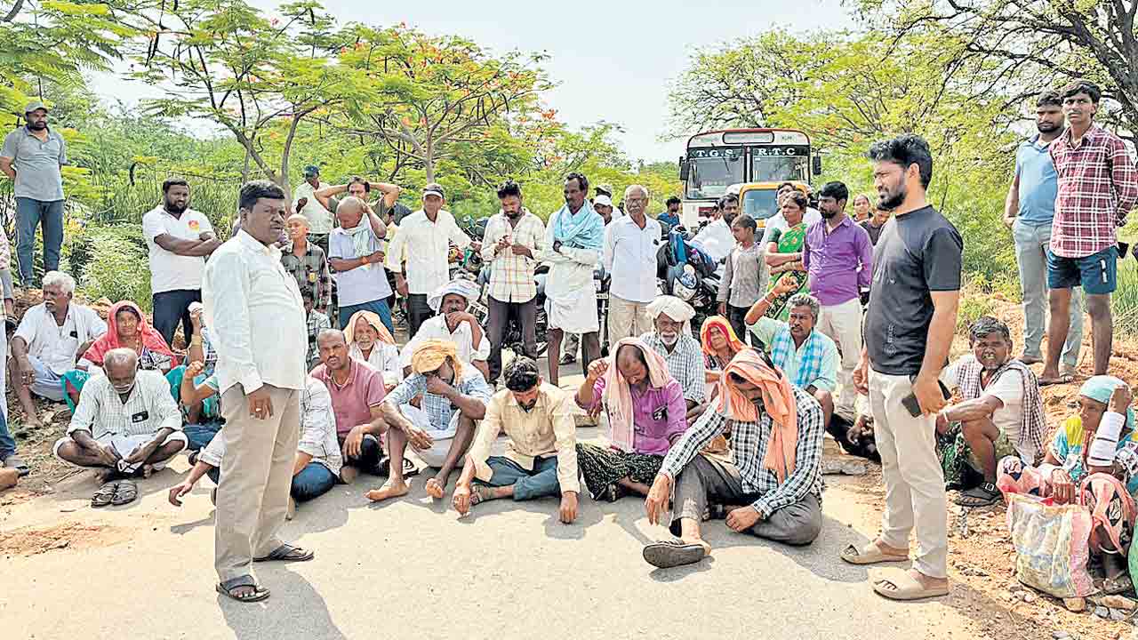 ప్రజా కంఠక ప్రభుత్వం.. నెలాఖరుకు కొనుగోళ్లు బంద్‌!