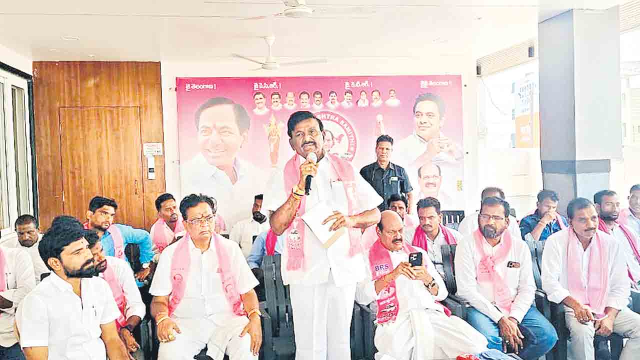 పదవులు పంచుడు తప్పు.. ప్రజలకు చేసిందేమీ లేదు