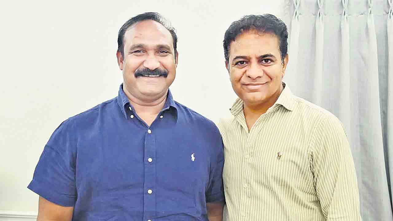 కేటీఆర్‌ను మర్యాదపూర్వకంగా కలిసిన బొల్లం
