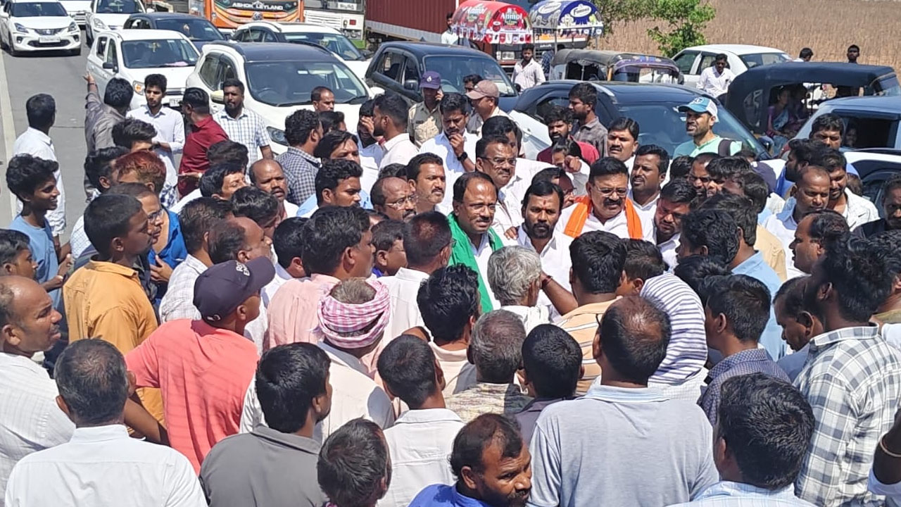 Lakshma Reddy | పంటను కొనుగోలు చేయడంలో ప్రభుత్వం విఫలం : మాజీ మంత్రి లక్ష్మారెడ్డి