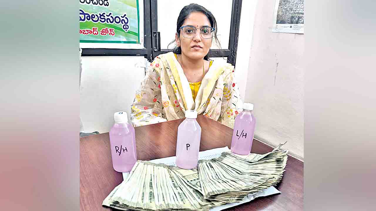 ఏసీబీకి చిక్కిన జూనియర్‌ అసిస్టెంట్‌