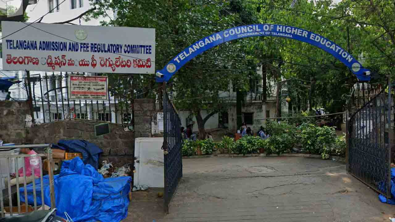 ఫీజు వసూళ్లపై జీవో-7 అమలు నిలిపివేత