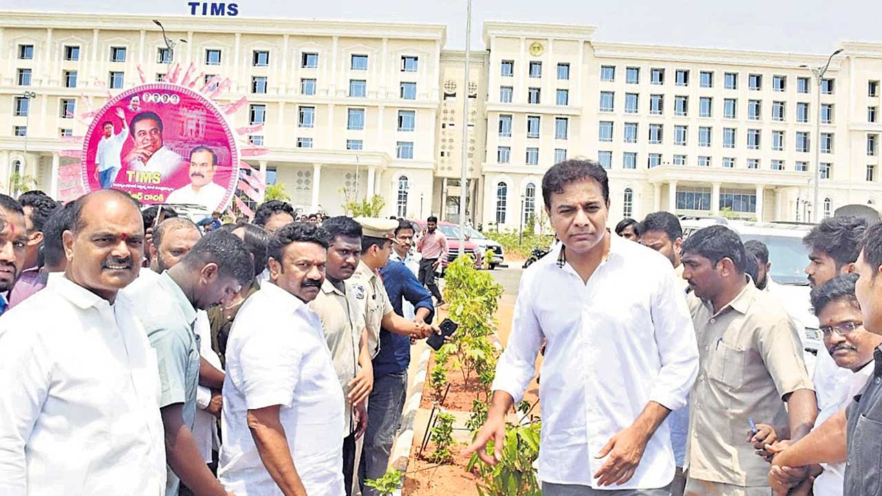 టిమ్స్‌ను సందర్శించిన