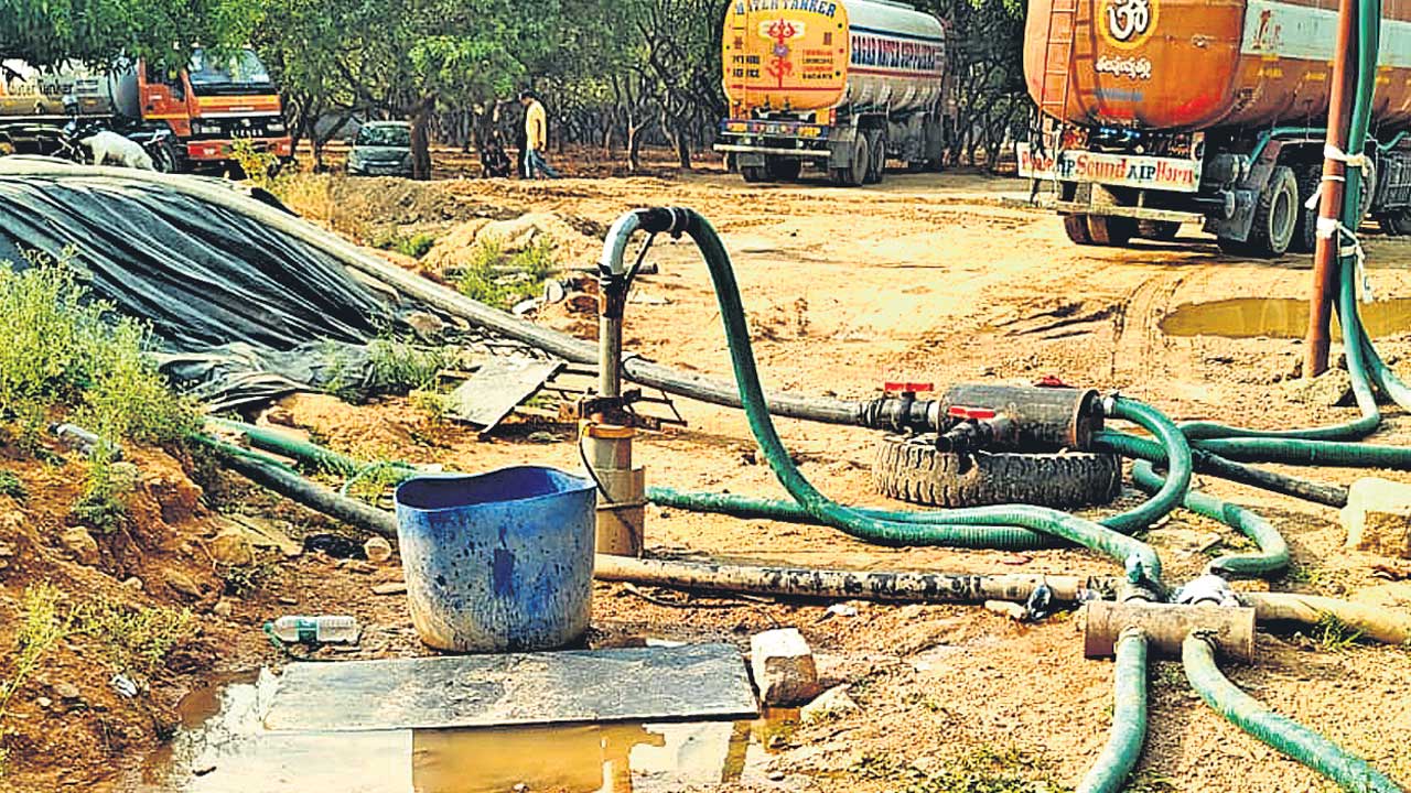 అక్రమ బోర్లపై జలమండలి చర్యలు
