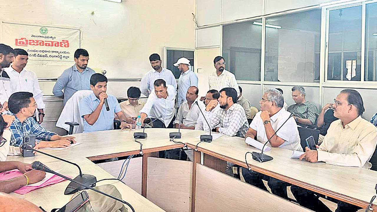 భూములివ్వం.. ఇండ్లు ఖాళీ చేయం