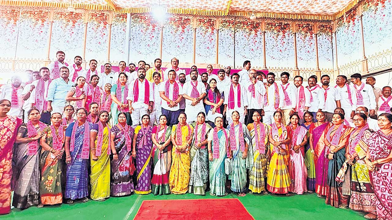 సారొస్తేనే రైతు కళ్లల్లో ఆనందం