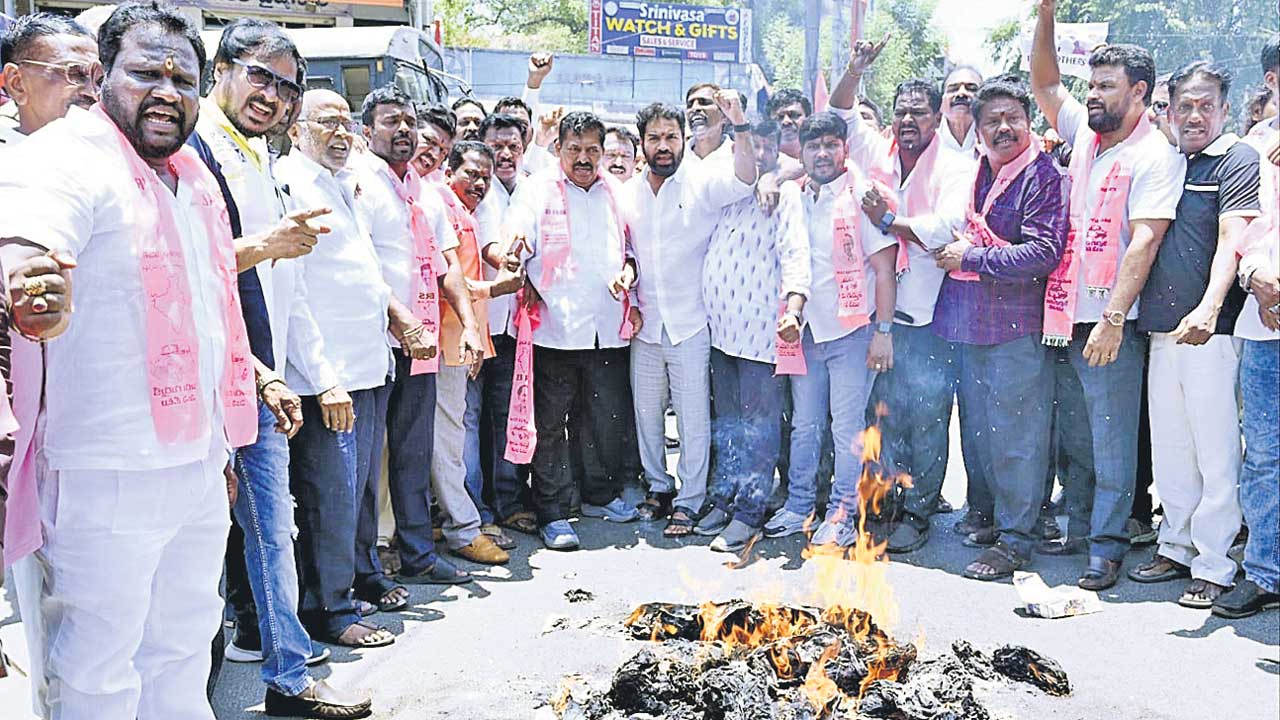 భగీరథ్‌ను అరెస్ట్‌ చేయాలి