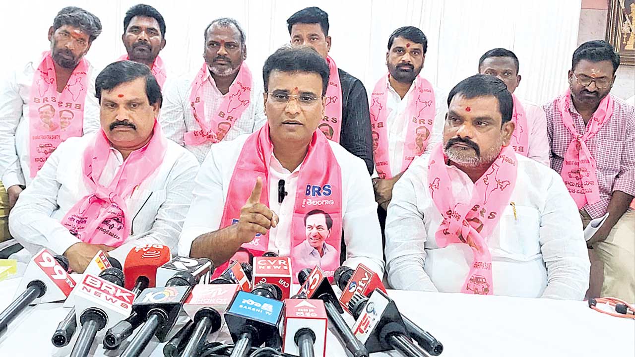 బండి సంజయ్‌ రాజీనామా చేయాలి