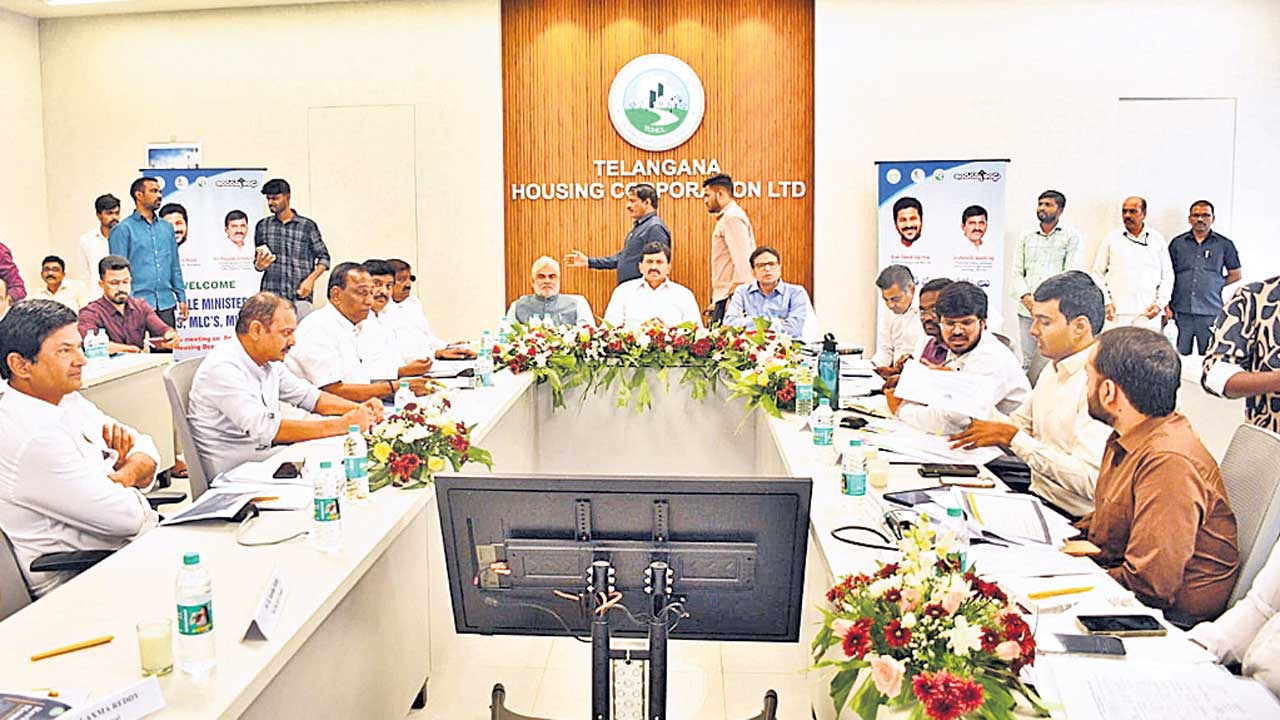 నిషేధిత భూముల రిజిస్ట్రేషన్లపై మర్రి ఫిర్యాదు