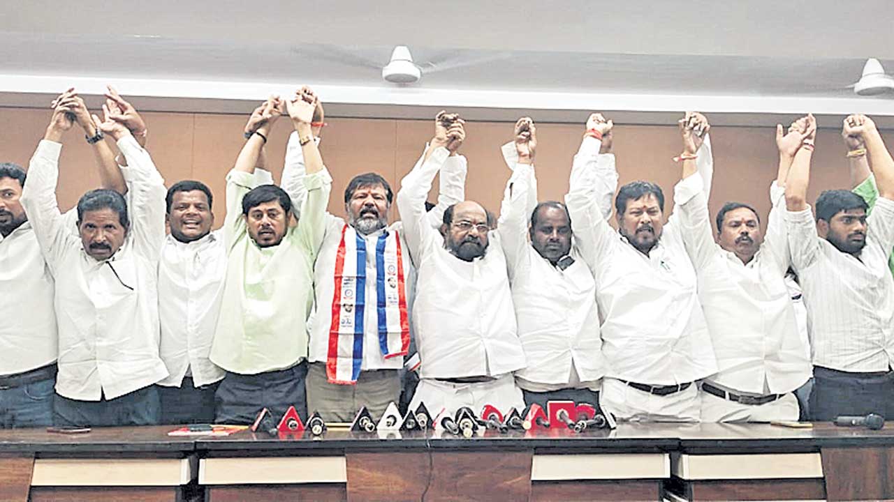 రీయింబర్స్‌మెంట్‌ను ఎత్తేసేందుకు కుట్రలు