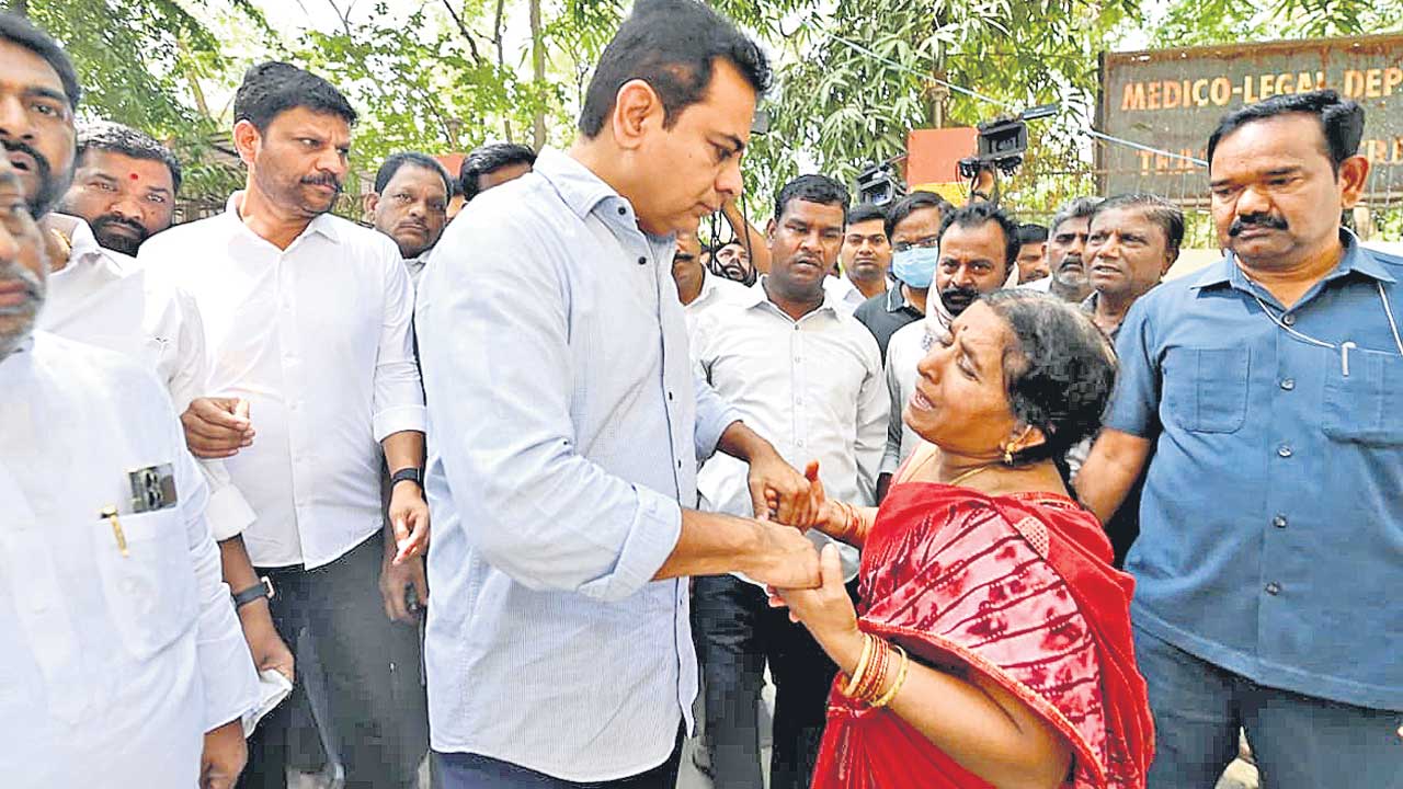 ఓదార్చి..ధైర్యం చెప్పి