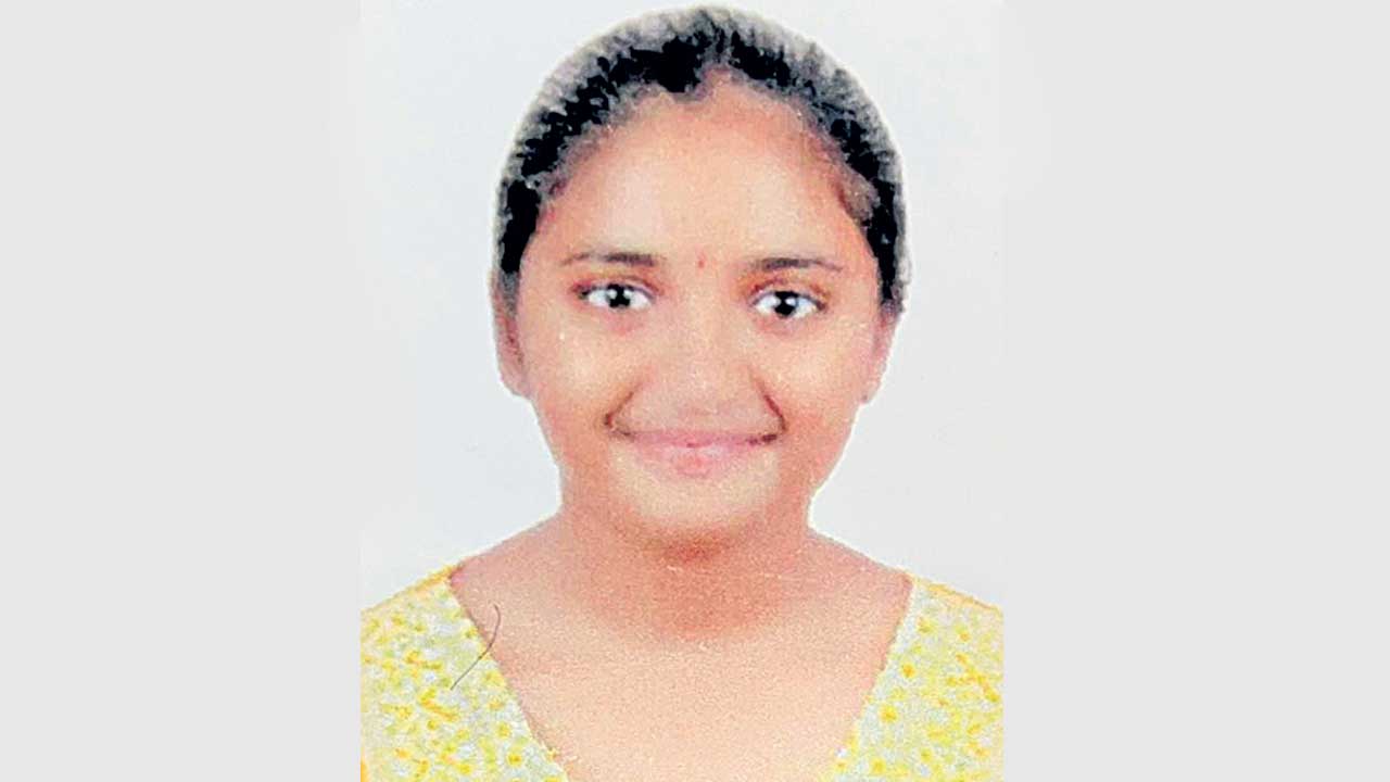 చికిత్స పొందుతూ విద్యార్థిని మృతి